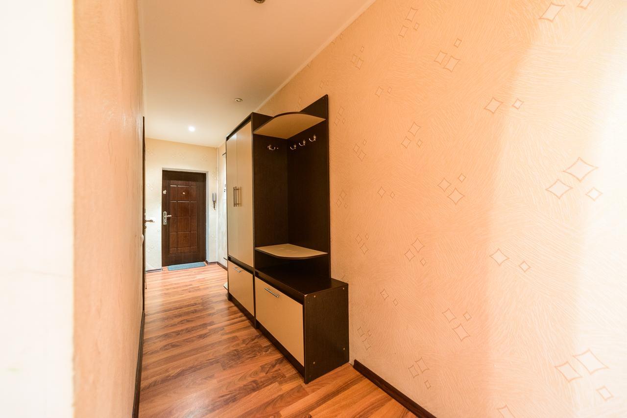 Apartment On Hryhoriia Chuprynky Kiev Exterior foto